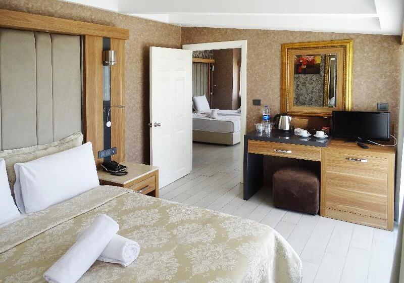 Семейный Номер Вид на Море, Laur Hotels Experience & Elegance