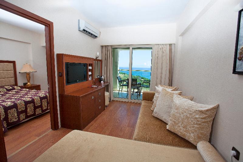 Семейный Номер Вид на Море, Laur Hotels Experience & Elegance