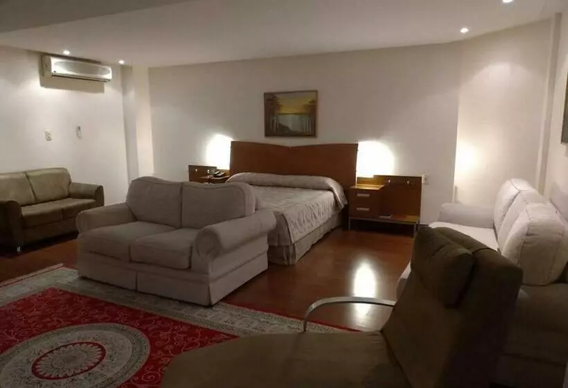سوئیت با تخت بزرگ, Master Plaza