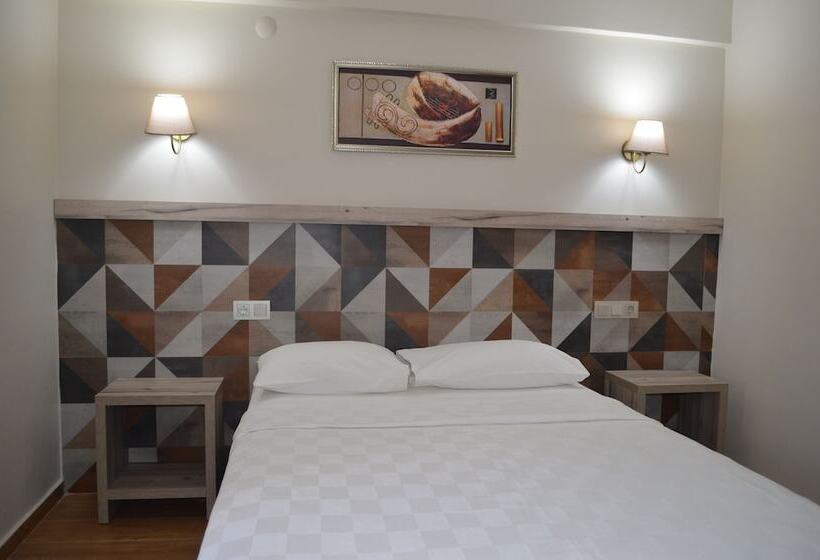 スタンダードルーム, Megas