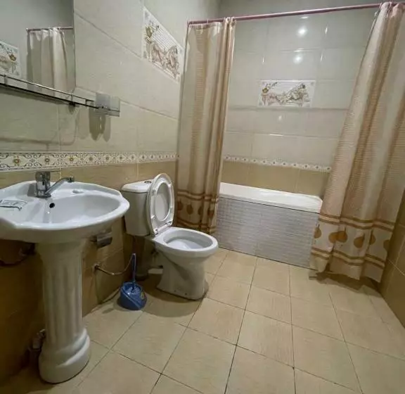 اتاق لوکس سه تخته, Nurafshon Boutique