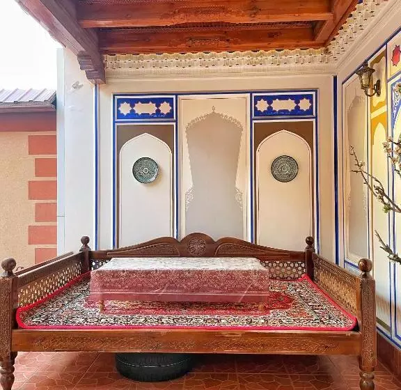 اتاق سوپریور با تخت بزرگ, Nurafshon Boutique