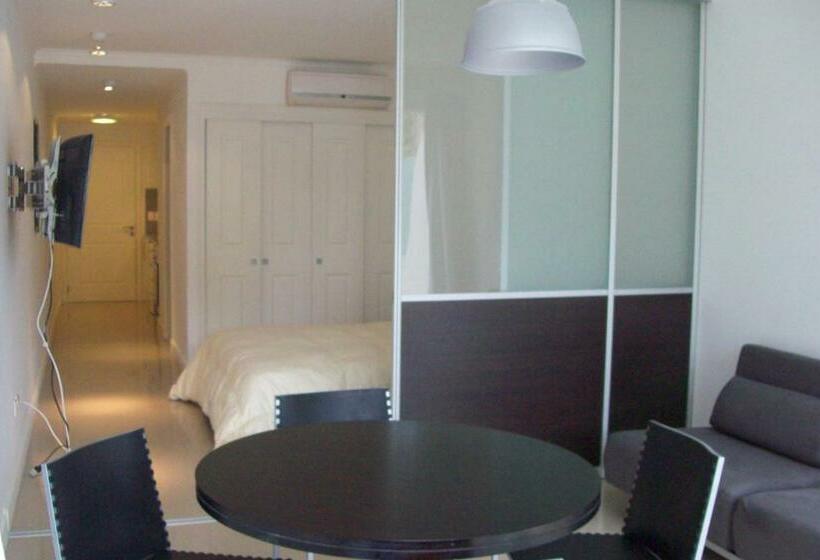 استودیوی استاندارد, Solanas Green Park & Crystal Beach