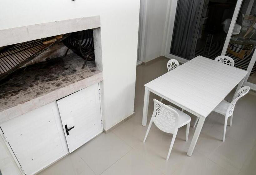 آپارتمان اقتصادی دو خوابه, Solanas Green Park & Crystal Beach