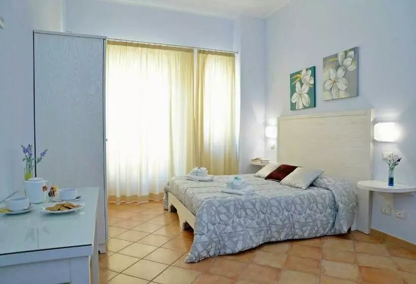 バルコニー付スタンダード４ベッドルーム, Badia Rooms & Breakfast