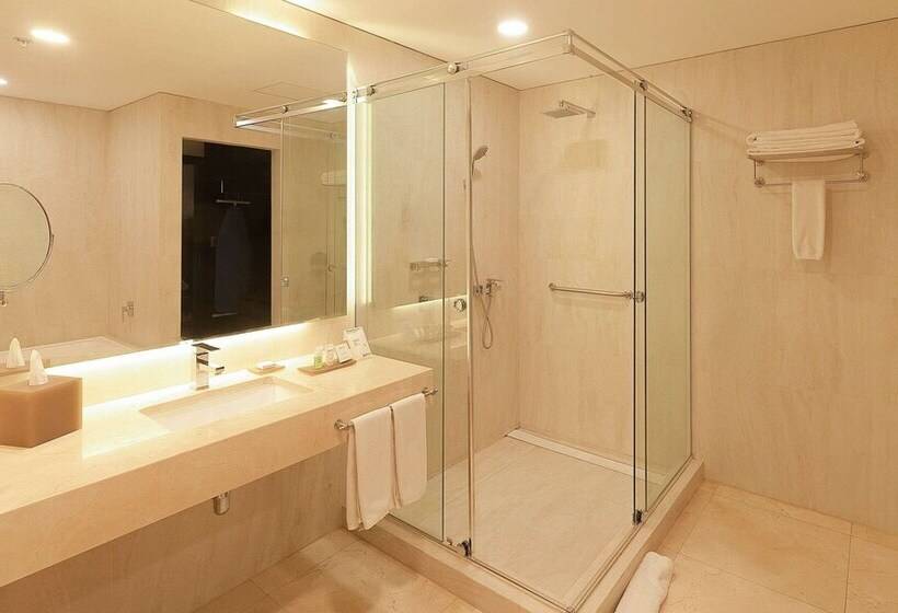 سوئیت پرزیدنت, Radisson Hotel Santa Cruz