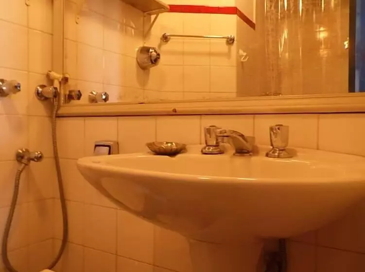 ルームシェアのワンベッド, Varanda Hostel E Galeria De Arte