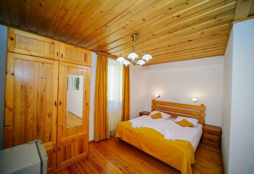 اتاق لوکس با بالکن, Alpenhaus Kazbegi Hotel & Restaurant