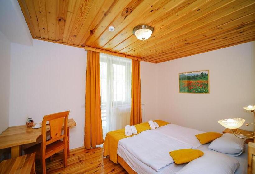 اتاق استاندارد با بالکن, Alpenhaus Kazbegi Hotel & Restaurant