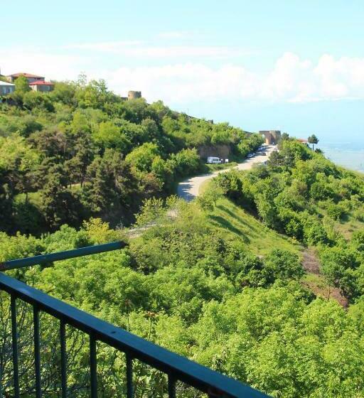 Economy Triple Room, Guest House Shota