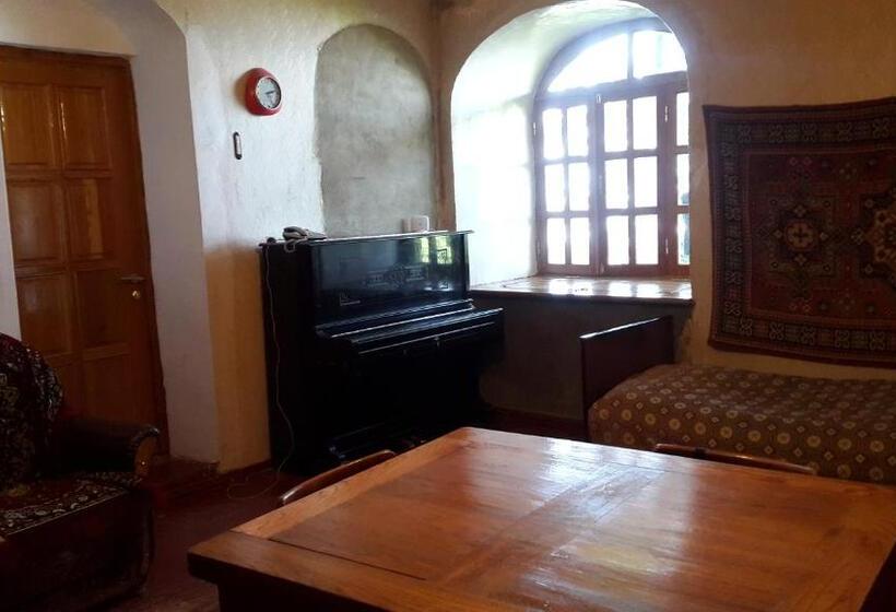 اتاق استاندارد, Guest House Shota
