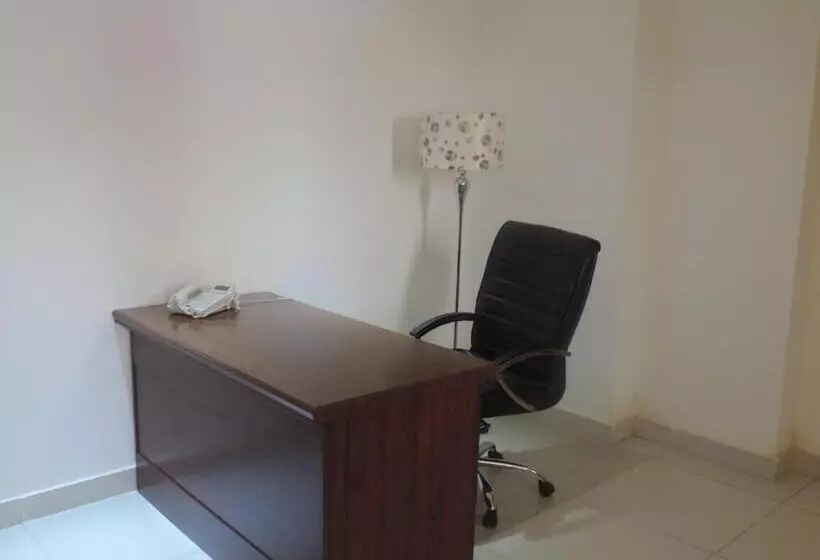 سوئیت پرزیدنت, Crown Hotel Juba