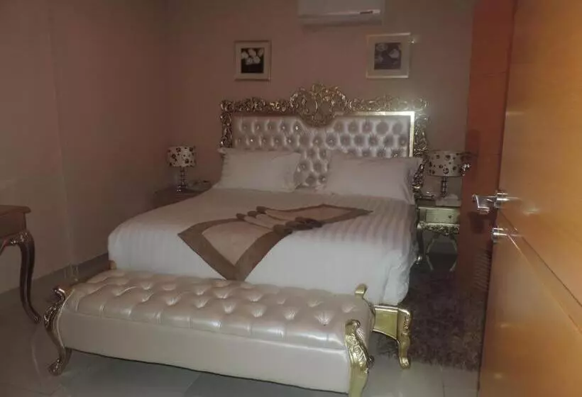 سوئیت پرزیدنت, Crown Hotel Juba