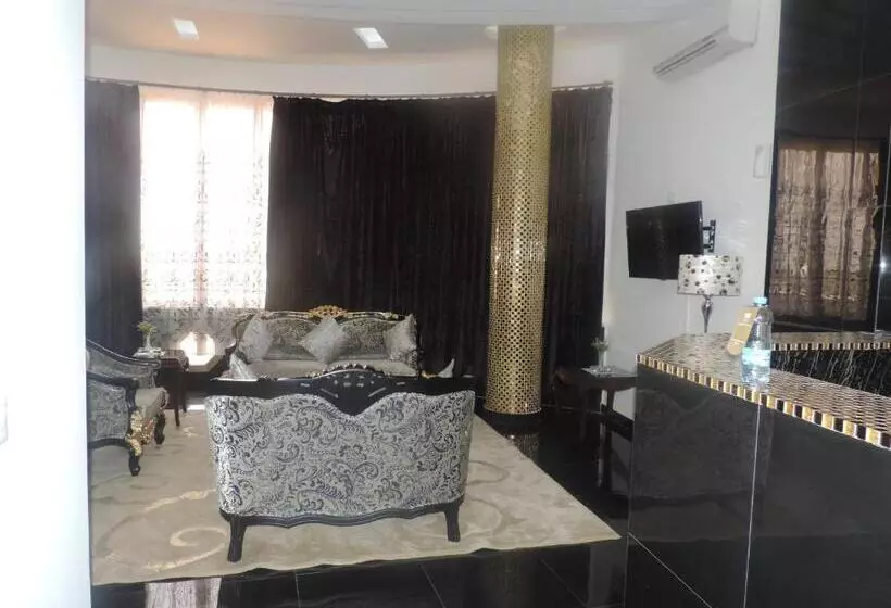 سوئیت رویال, Crown Hotel Juba