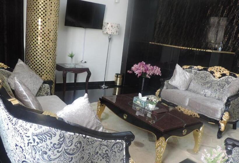 Kral Dairesi, Crown Hotel Juba