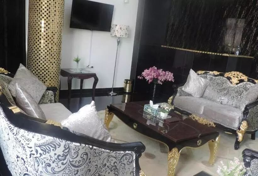 سوئیت رویال, Crown Hotel Juba