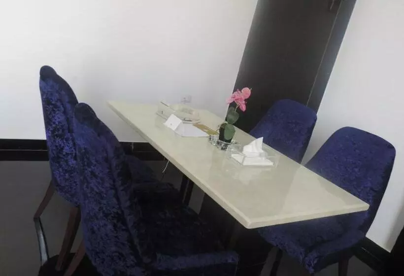 سوئیت رویال, Crown Hotel Juba