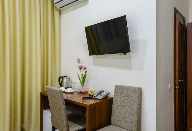 اتاق استاندارد, Brown