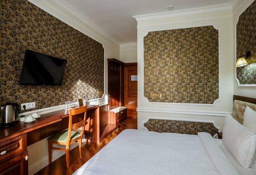 اتاق سوپریور, Brown