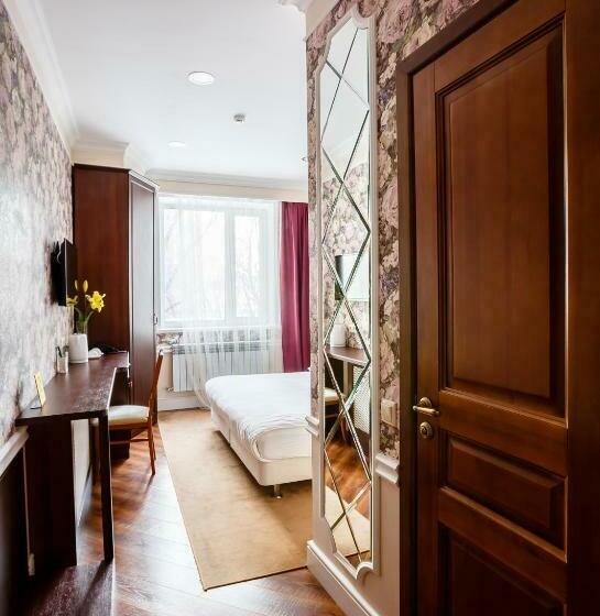 اتاق سوپریور, Brown