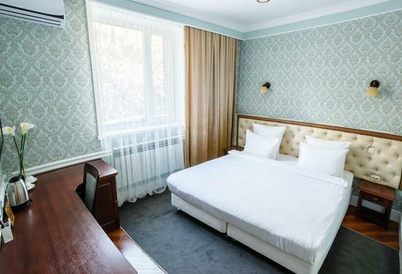 اتاق سوپریور, Brown