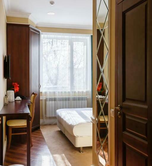 اتاق سوپریور, Brown