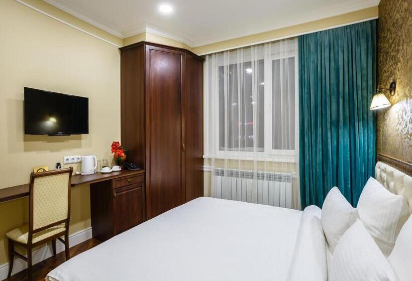 اتاق سوپریور, Brown