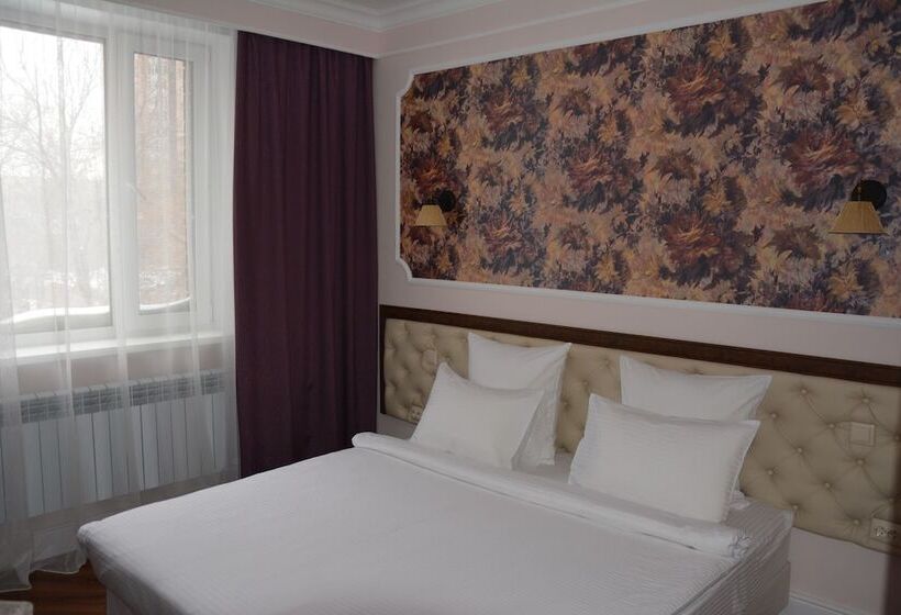 اتاق سوپریور, Brown