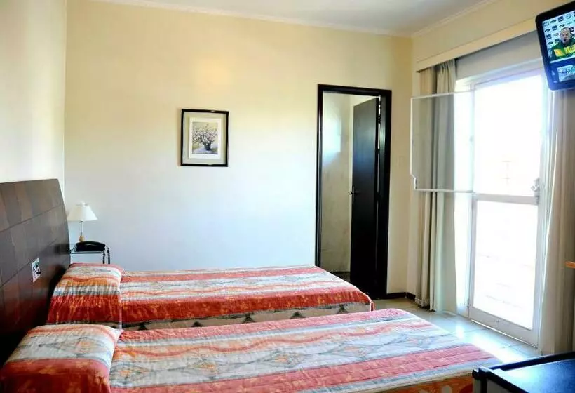 3 Bett Deluxe Zimmer, Cidade