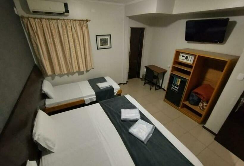 חדר דלוקס לשלושה, Cidade