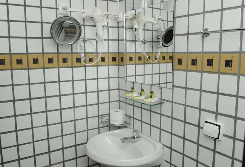 חדר דלוקס, Cidade