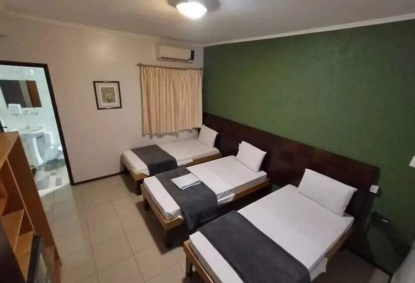 Deluxe Zimmer, Cidade