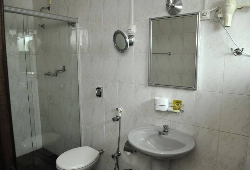 חדר דלוקס, Cidade