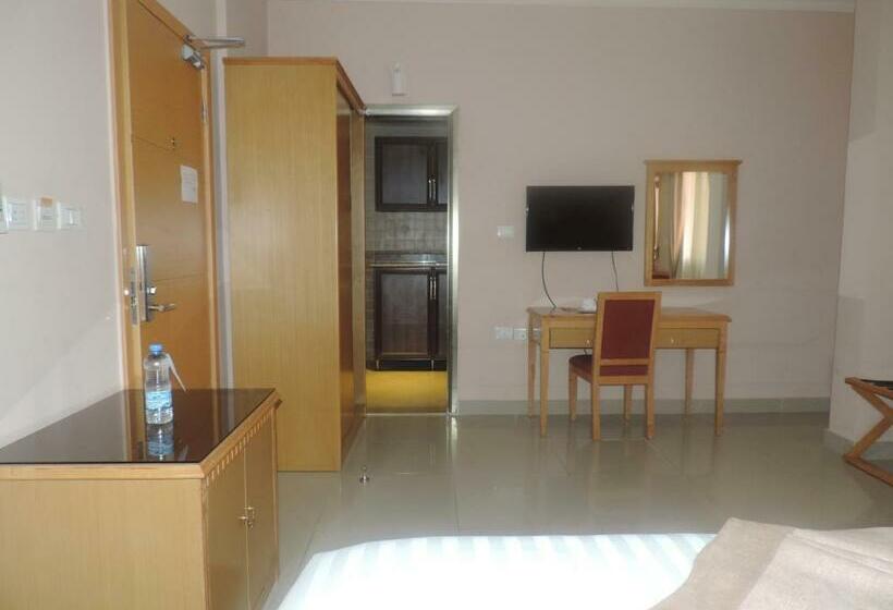 استودیوی استاندارد, Crown Hotel Juba