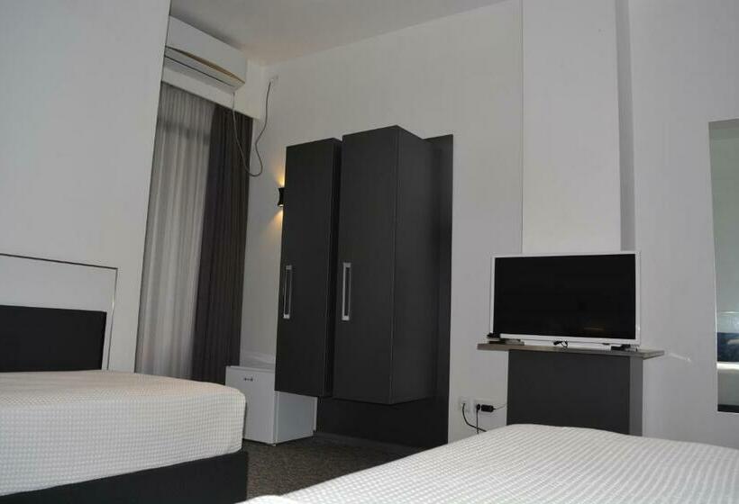 اتاق استاندارد با بالکن, Kent