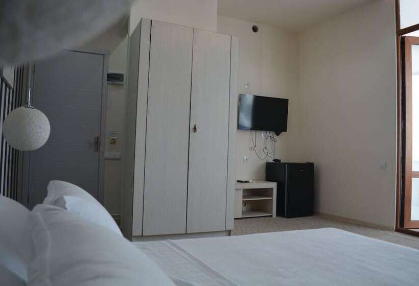 سوییت با چشم‌انداز دریا, Kent