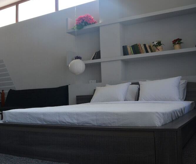 اتاق استاندارد چهار تخته با چشم‌انداز دریا, Kent