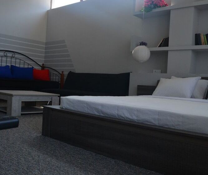 اتاق استاندارد چهار تخته با چشم‌انداز دریا, Kent