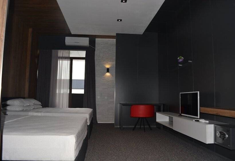 اتاق استاندارد چهارنفره با بالکن, Kent