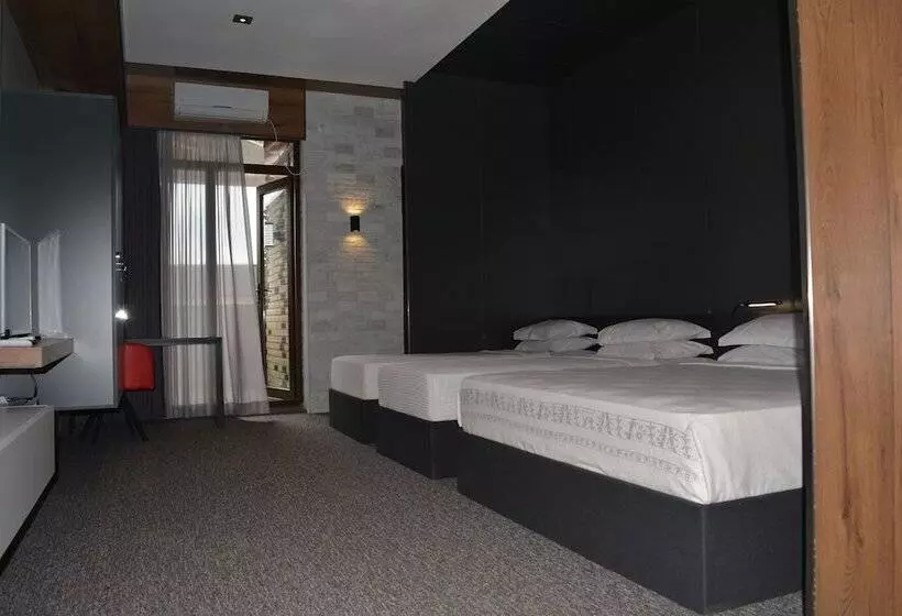 اتاق استاندارد چهارنفره با بالکن, Kent