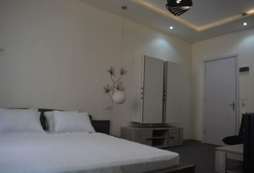 سوییت با چشم‌انداز دریا, Kent