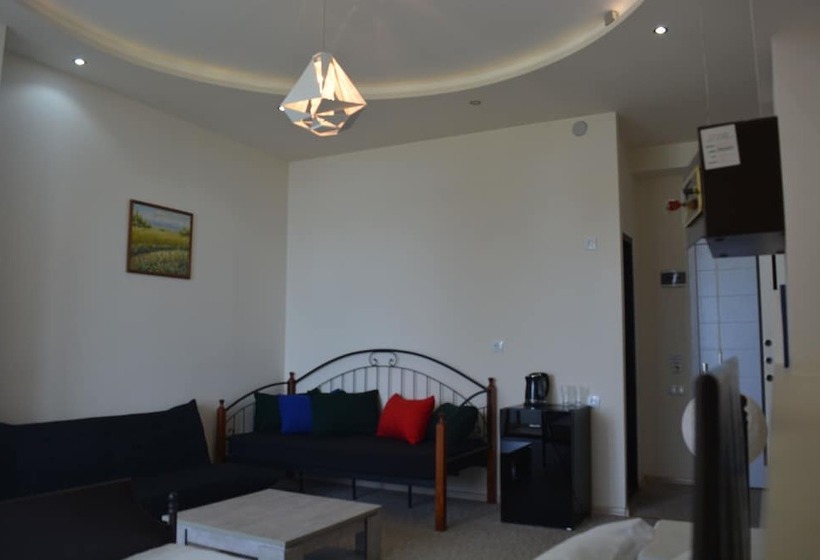 اتاق سه نفره دلوکس با چشم‌انداز دریا, Kent