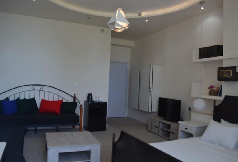 اتاق سه نفره دلوکس با چشم‌انداز دریا, Kent