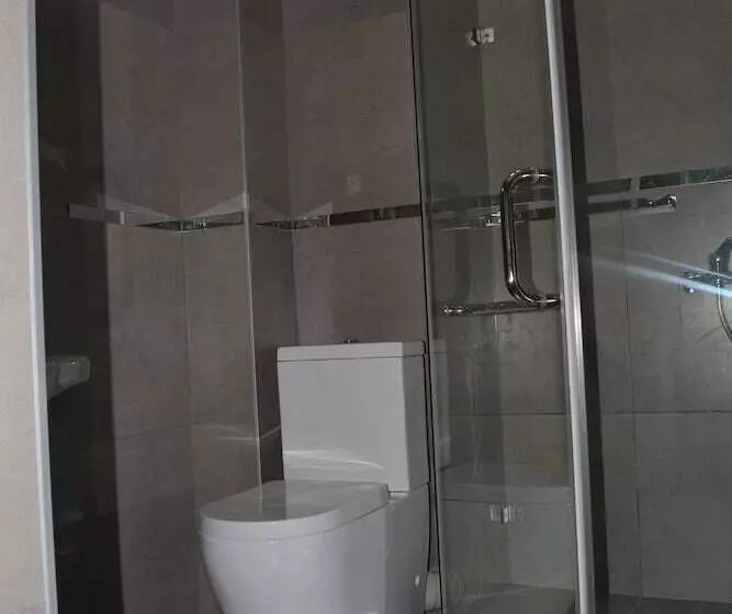 اتاق استاندارد چهارنفره با بالکن, Kent