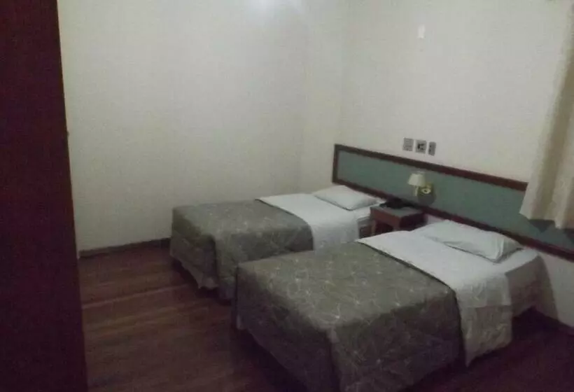 اتاق استاندارد, Martha Office