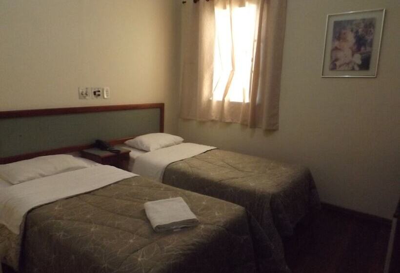 标准间, Martha Office