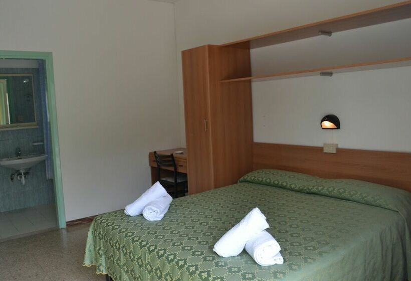 Quarto Estandar, Mirage