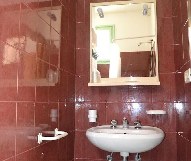 Quarto Triplo Estandar, Mirage