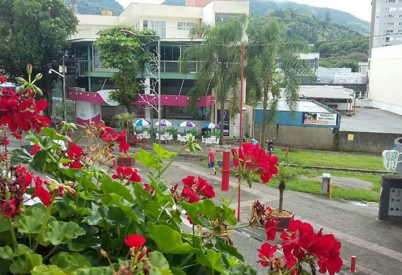 스탠다드 트리플 룸, Nelo