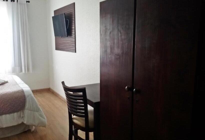 수피리어 트리플 룸, Nelo